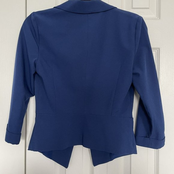 Blazer - Picture 2 of 2